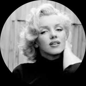 Meet your Posher, Adriana